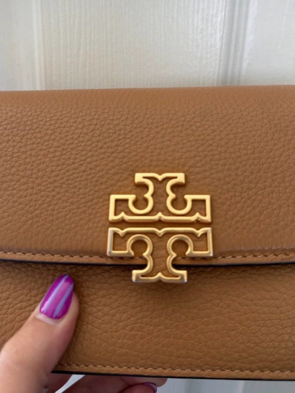Tory Burch Britten Chain Wallet - Picture 6 of 12